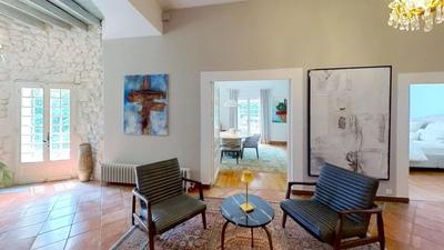 Maison traditionnelle - 203 m² - 8 pièces