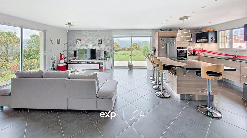 Maison - 94 m² - 4 pièces