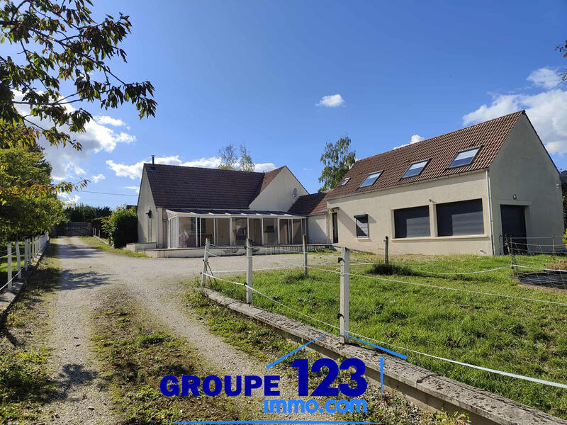 Maison - 253 m² - 7 pièces