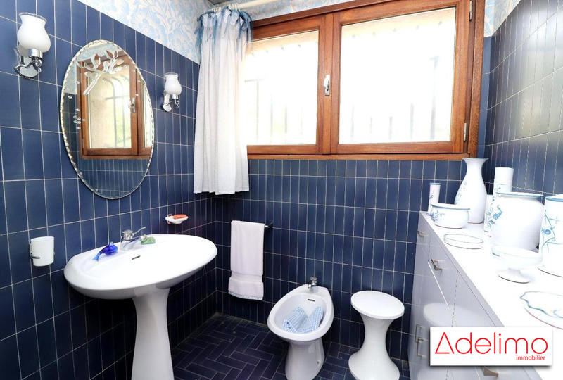 Maison - 240 m² - 7 pièces