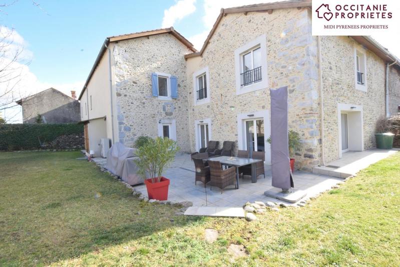 Propriété - 625 m² - 15 pièces