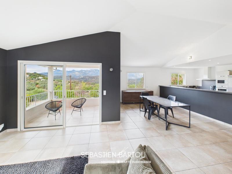 Maison - 174 m² - 6 pièces