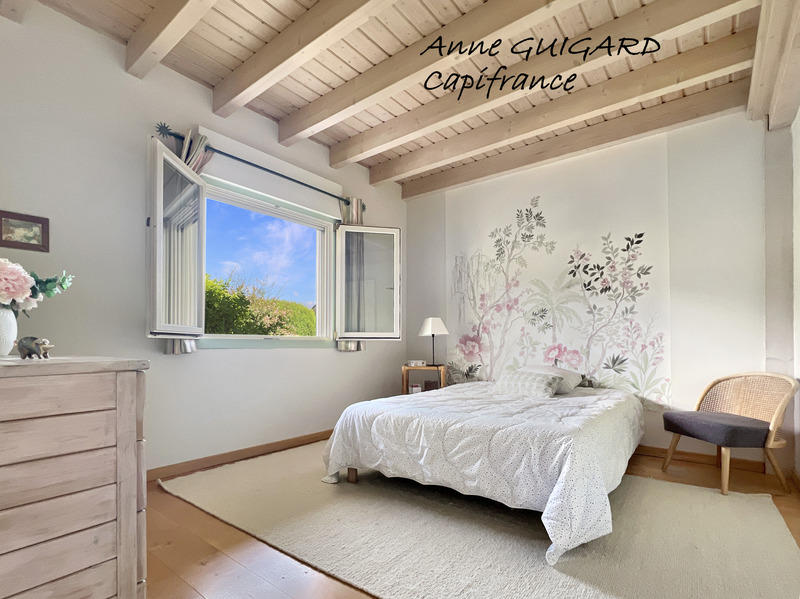 Maison - 232 m² - 7 pièces