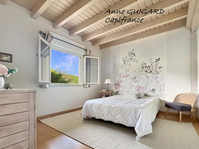 Maison - 232 m² - 7 pièces