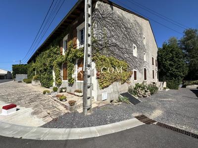 Maison de village - 300 m² - 12 pièces