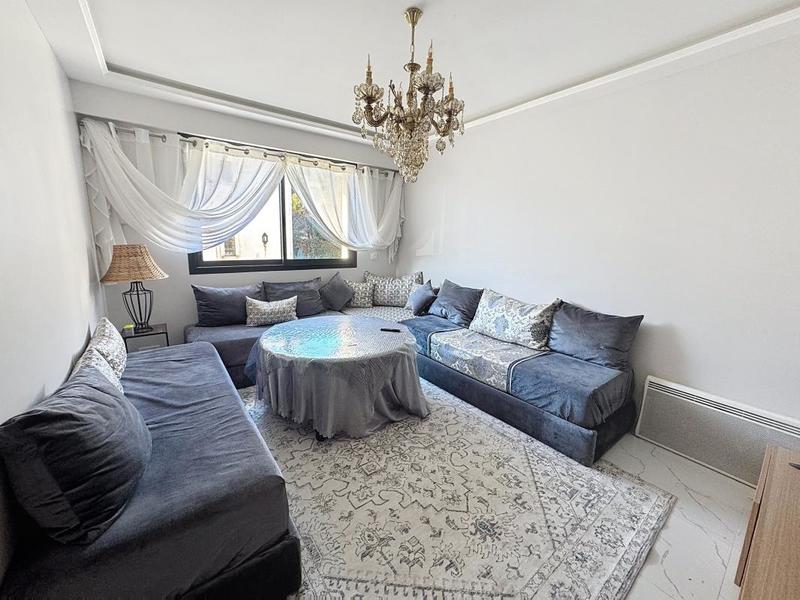 Maison - 337 m² - 13 pièces