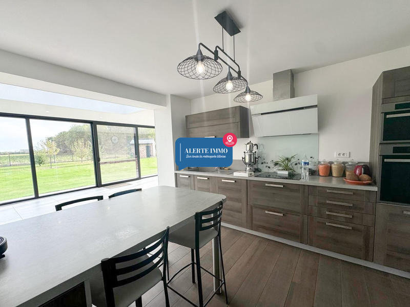 Maison - 180 m² - 5 pièces