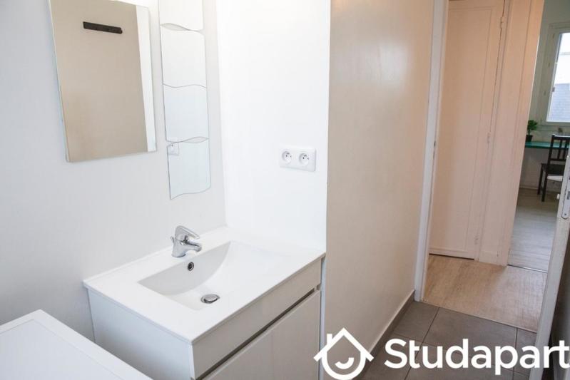 Chambre - 9 m² - 1 pièce