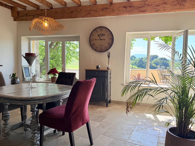 Maison - 238 m² - 9 pièces