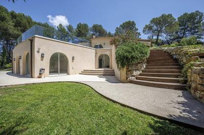 Maison - 540 m² - 10 pièces