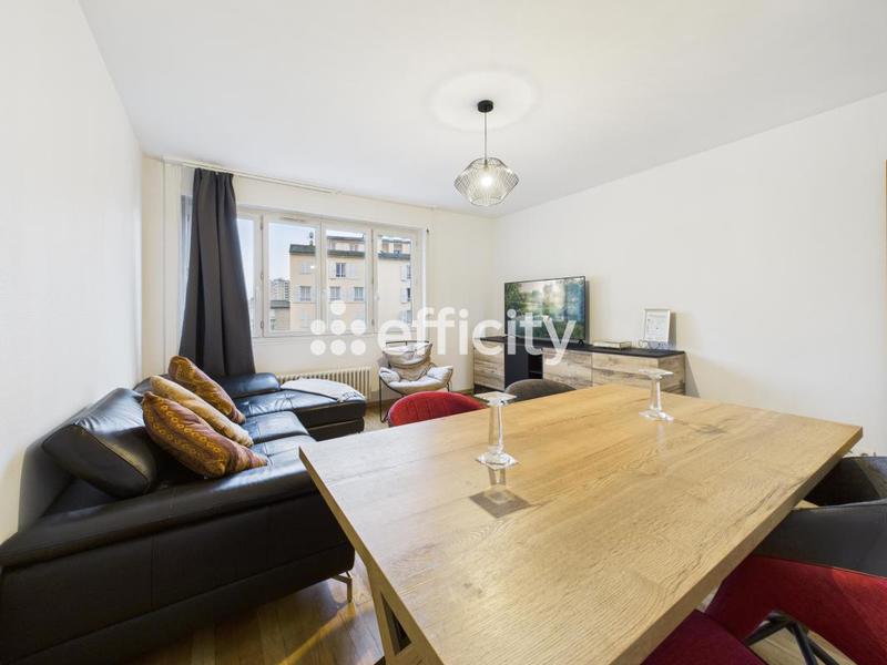 Appartement - 90 m² - 4 pièces