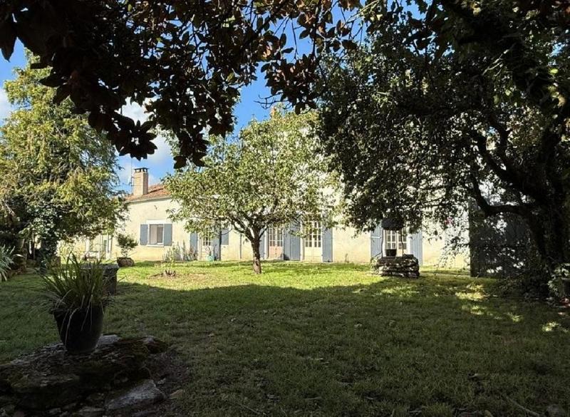 Maison - 315 m² - 11 pièces