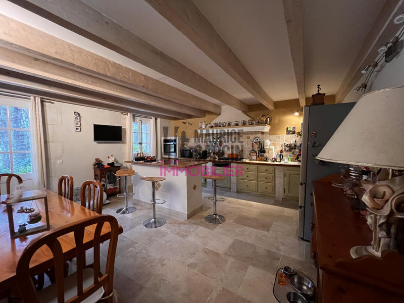 Maison - 243 m² - 8 pièces