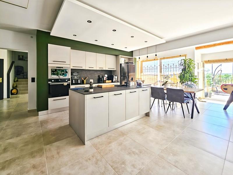 Maison - 183 m² - 6 pièces