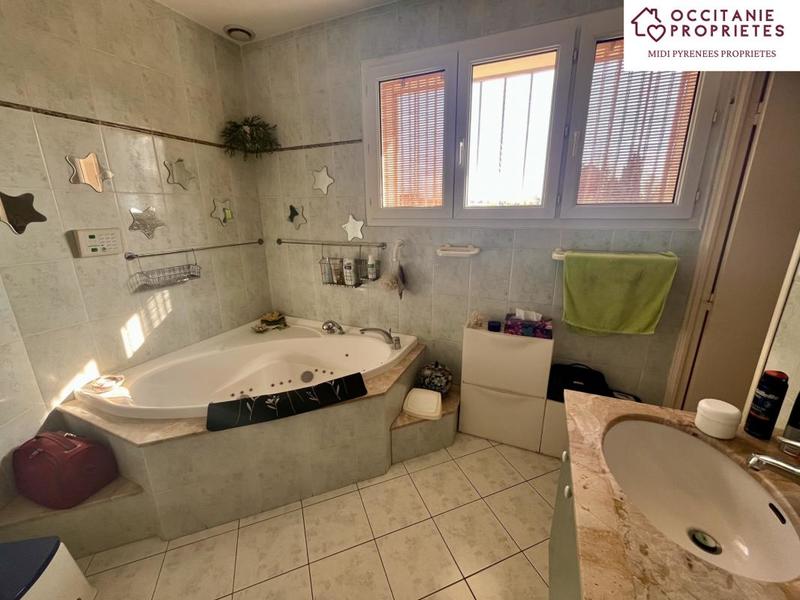 Maison - 227 m² - 6 pièces