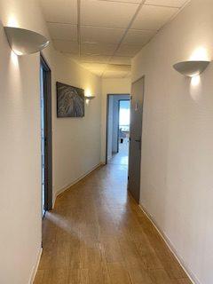 Bureau - 79 m² - 6 pièces