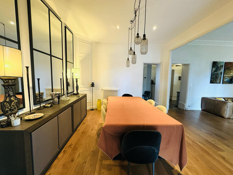 Maison - 253 m² - 10 pièces