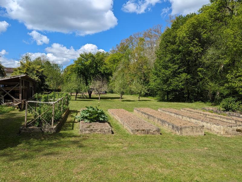 Propriété - 399 m² - 17 pièces