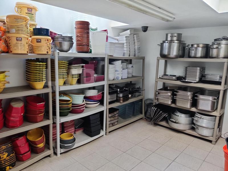 Local commercial - 164 m² - 6 pièces