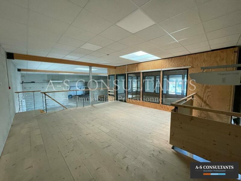 Local d'activité / Entrepôt - 865 m²