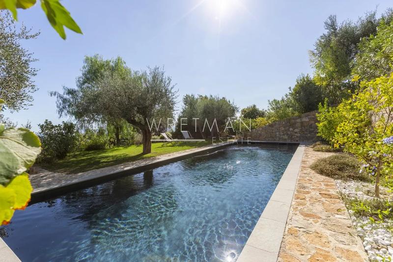 Maison - 250 m² - 7 pièces