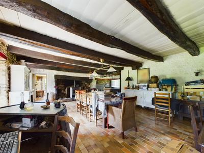 Maison - 225 m² - 10 pièces