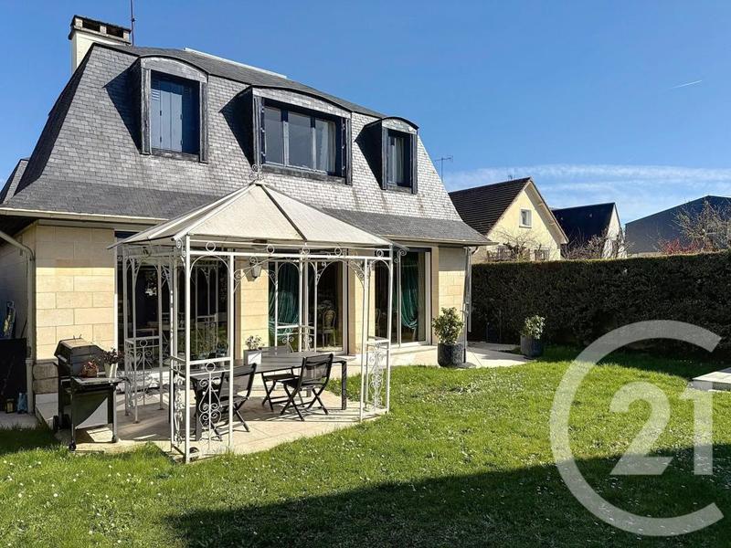 Maison - 237 m² - 7 pièces