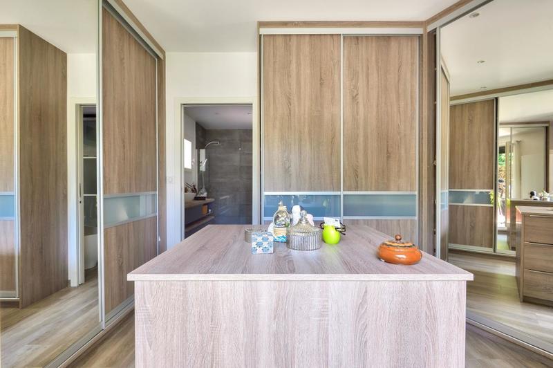 Propriété - 307 m² - 9 pièces