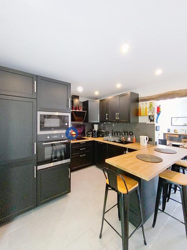 Maison traditionnelle - 106 m² - 7 pièces