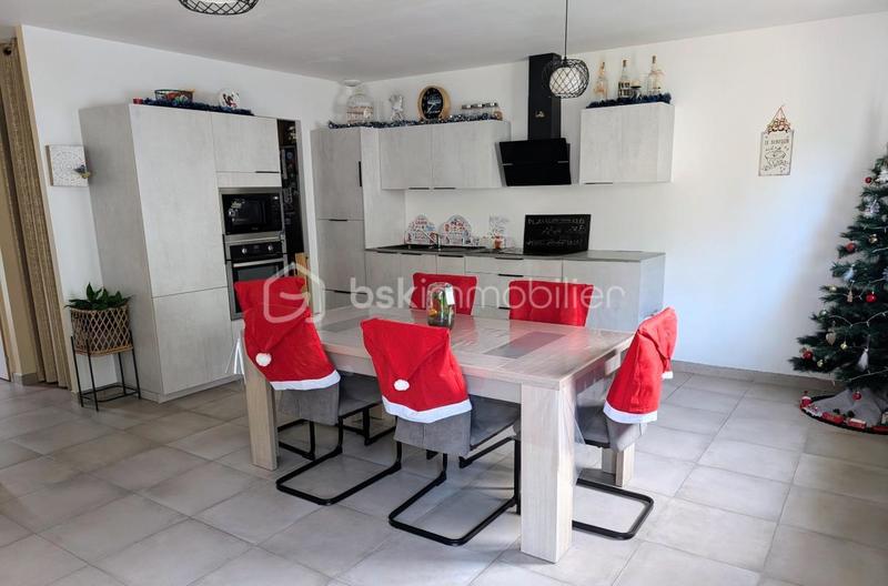 Maison - 88 m² - 4 pièces