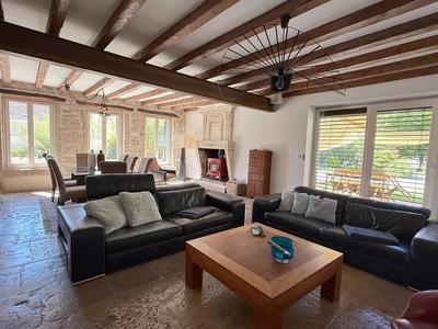 Maison - 190 m² - 7 pièces