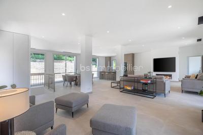 Villa - 243 m² - 6 pièces