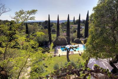 Maison - 342 m² - 9 pièces