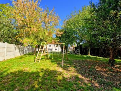 Maison - 240 m² - 6 pièces