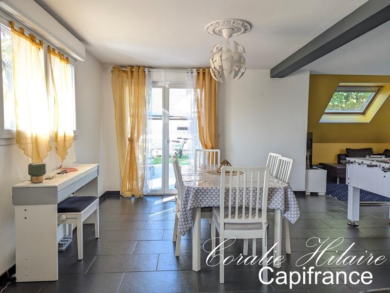 Maison - 95 m² - 5 pièces