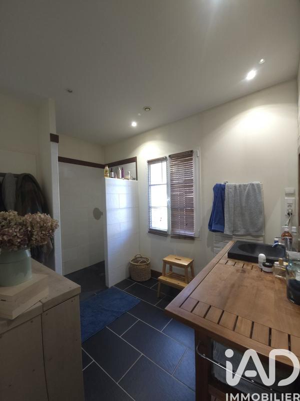 Maison - 230 m² - 5 pièces