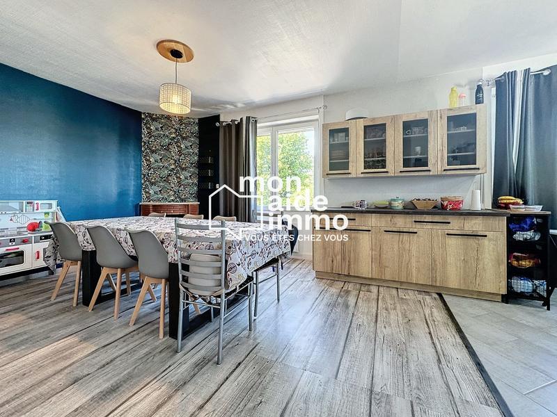 Maison - 140 m² - 5 pièces