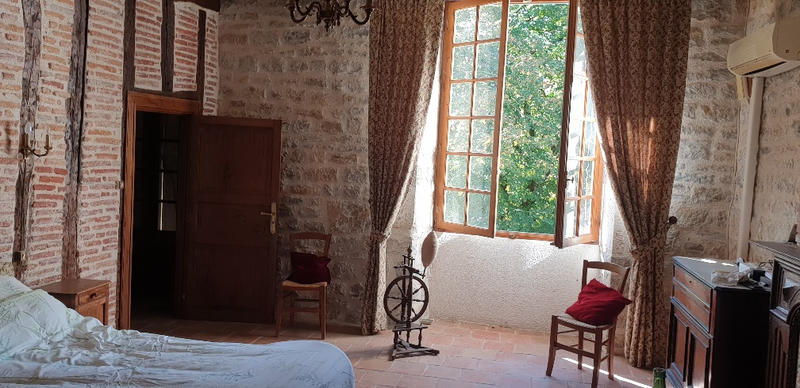 Maison - 250 m² - 6 pièces