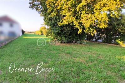 Terrain constructible - 2 111 m²