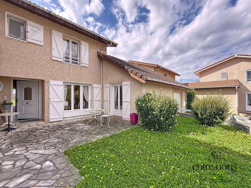 Maison - 140 m² - 5 pièces