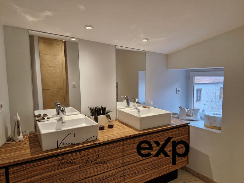 Maison ancienne - 181 m² - 8 pièces