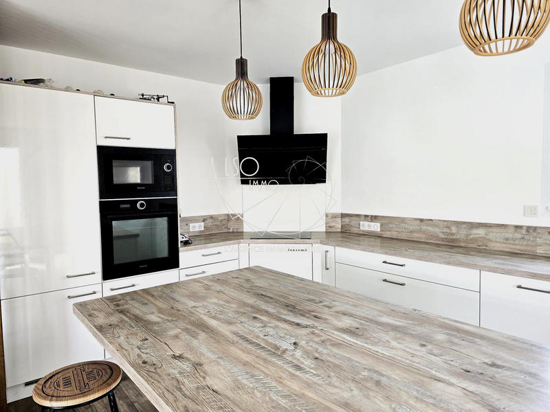 Maison - 94 m² - 4 pièces