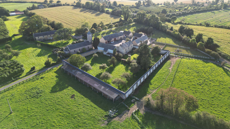 Maison - 231 m² - 7 pièces