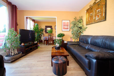 Appartement - 97 m² - 6 pièces