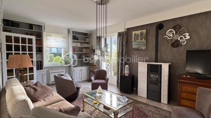 Maison traditionnelle - 132 m² - 7 pièces