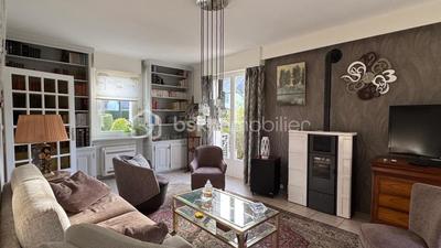 Maison traditionnelle - 132 m² - 7 pièces