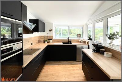 Maison - 137 m² - 6 pièces