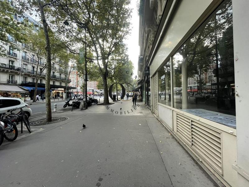 Local commercial - 128 m² - 3 pièces