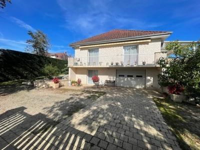 Maison - 151 m² - 5 pièces