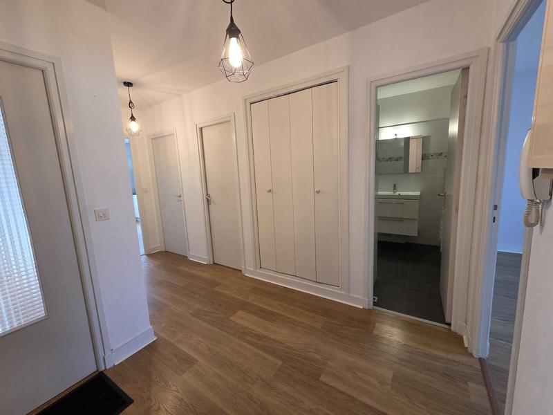 Appartement - 65 m² - 2 pièces